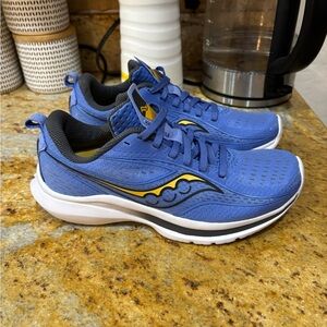 Saucony PWR Run size 6